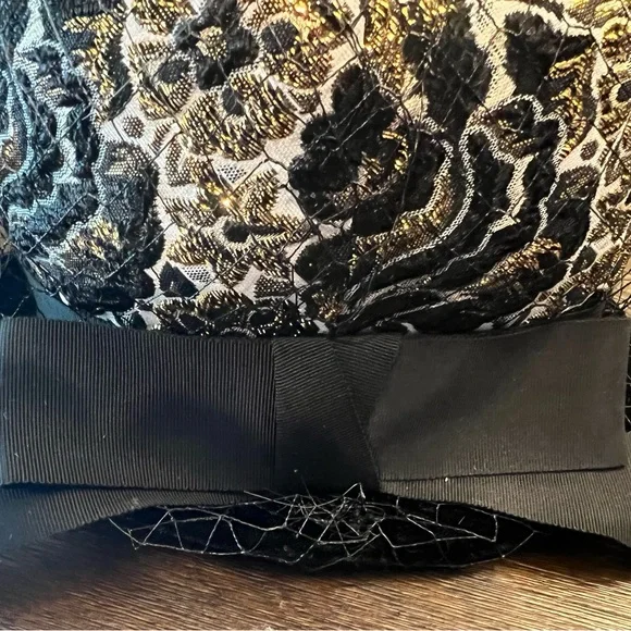 Gorgeous vintage Camellia hat- black, with gold and white! - Picture 4 of 6